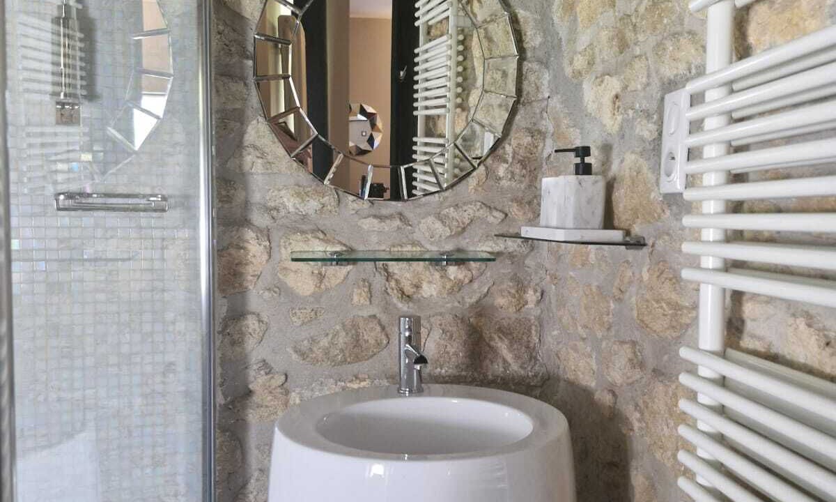 Photo of Bathroom in Saint-Jean-de-Blaignac