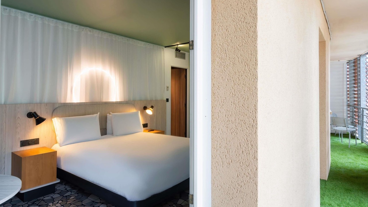 Photo of Bedroom in Libourne