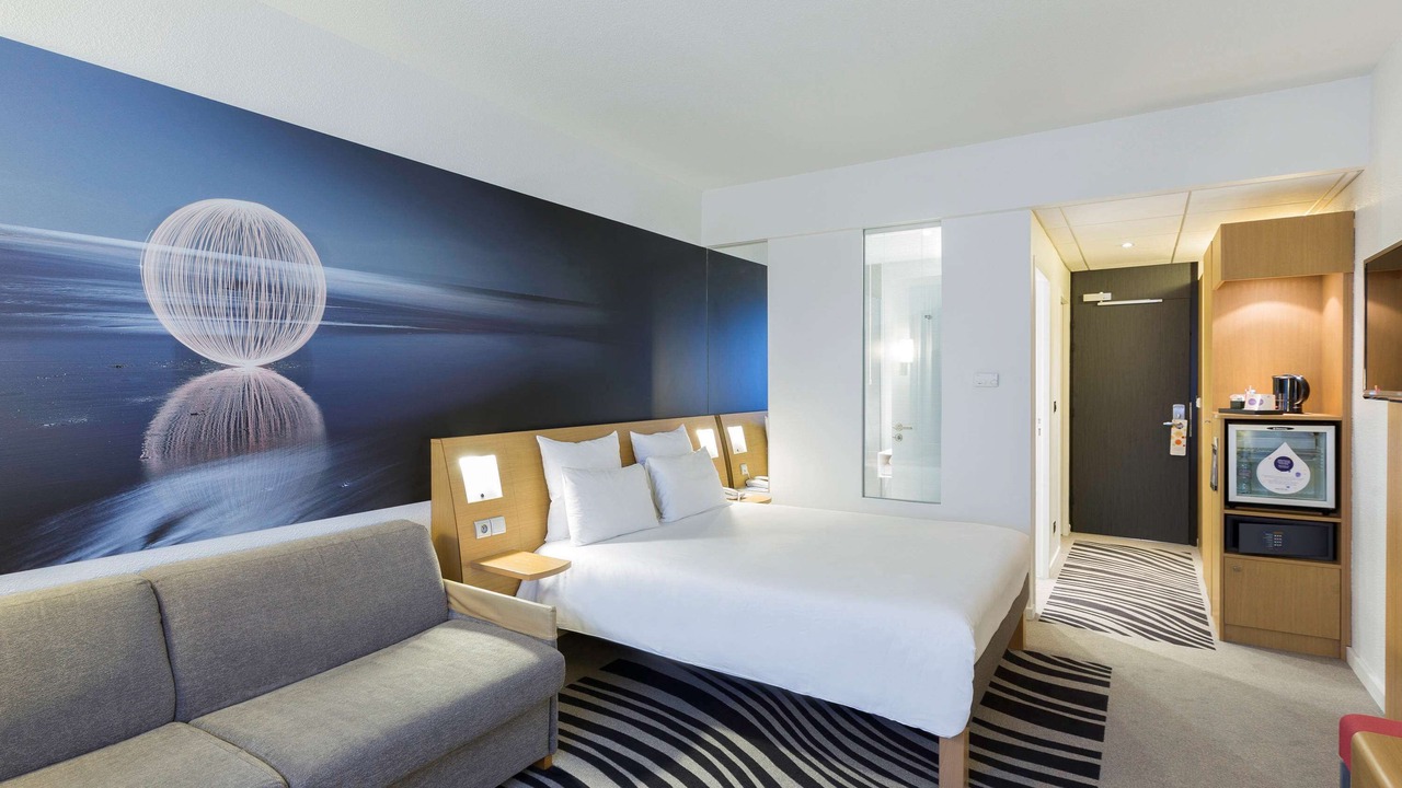 Photo of Bedroom in Chasseneuil-du-Poitou