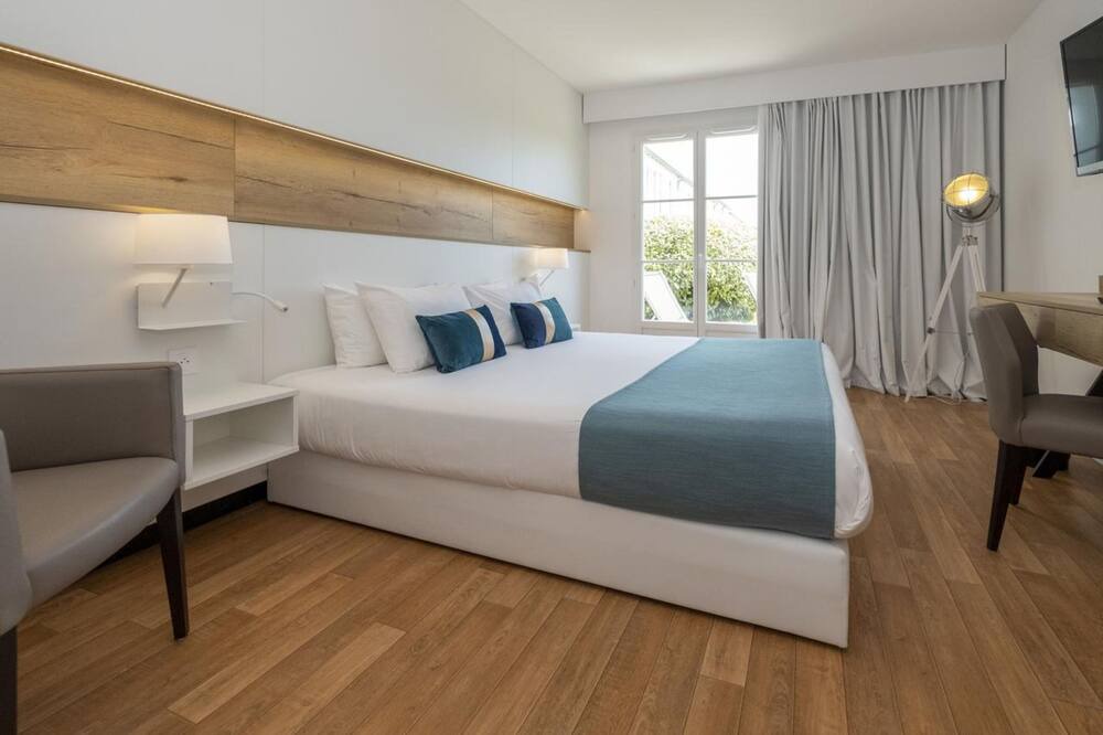 Photo of Bedroom in Ars-en-Re