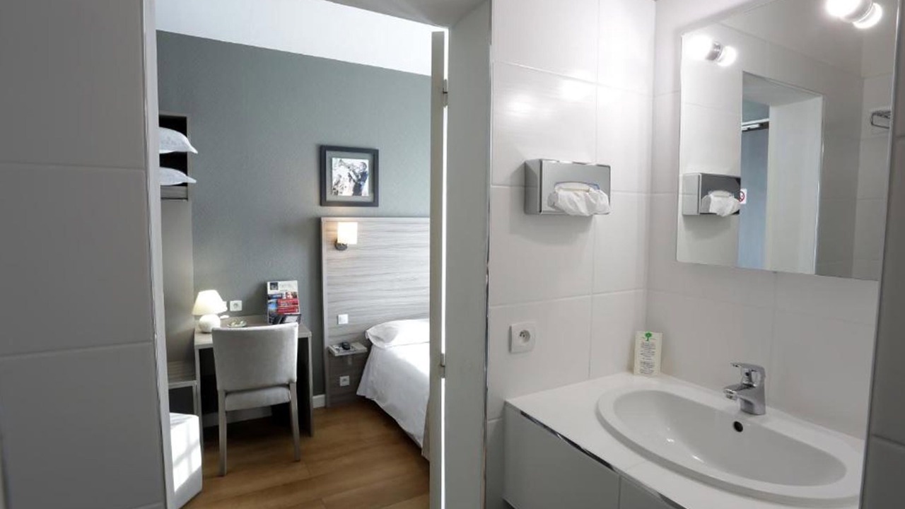 Photo of Bathroom in Coutras