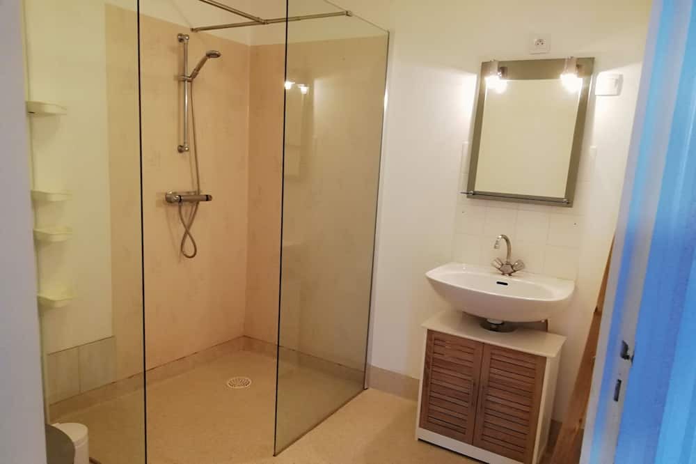 Photo of Bathroom in Saint-Loup-Lamaire
