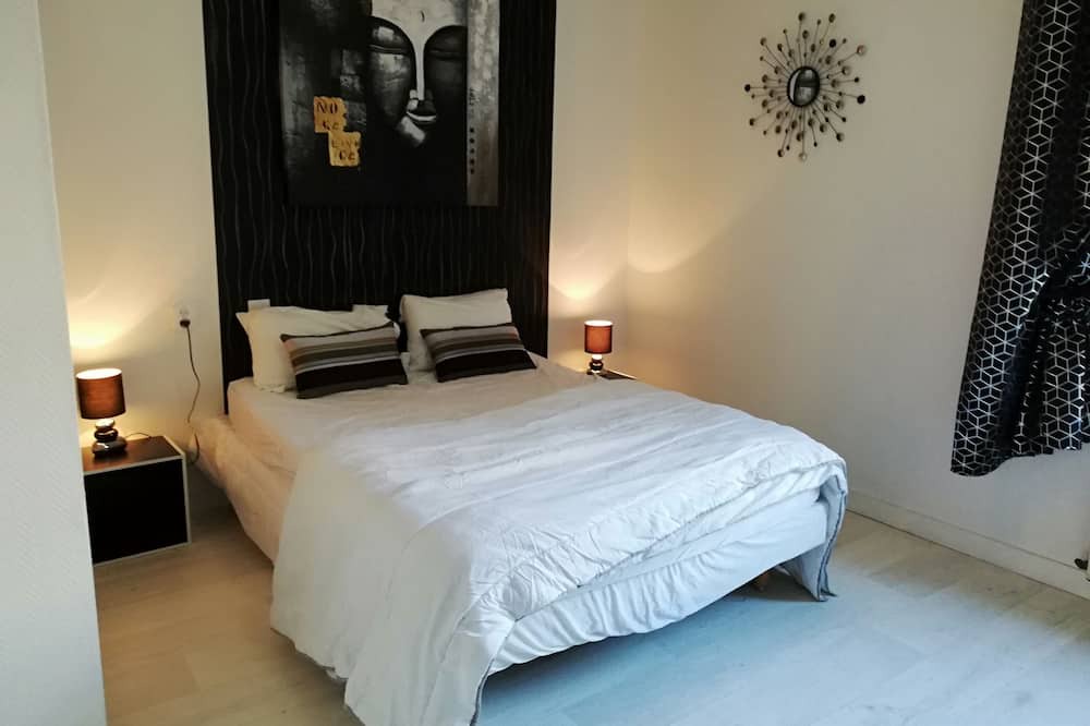 Photo of Bedroom in Saint-Loup-Lamaire