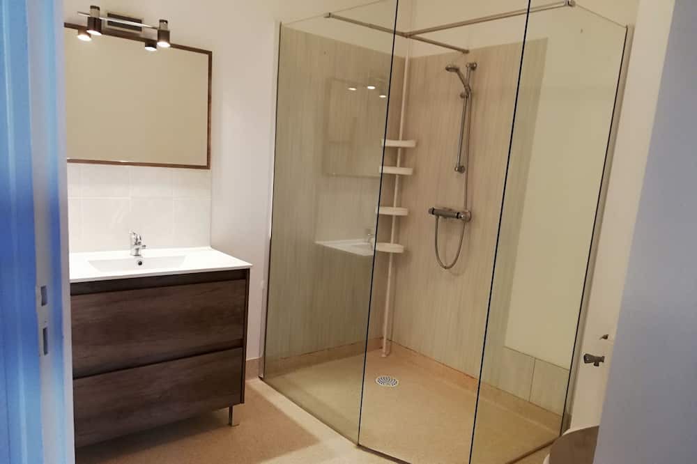 Photo of Bathroom in Saint-Loup-Lamaire