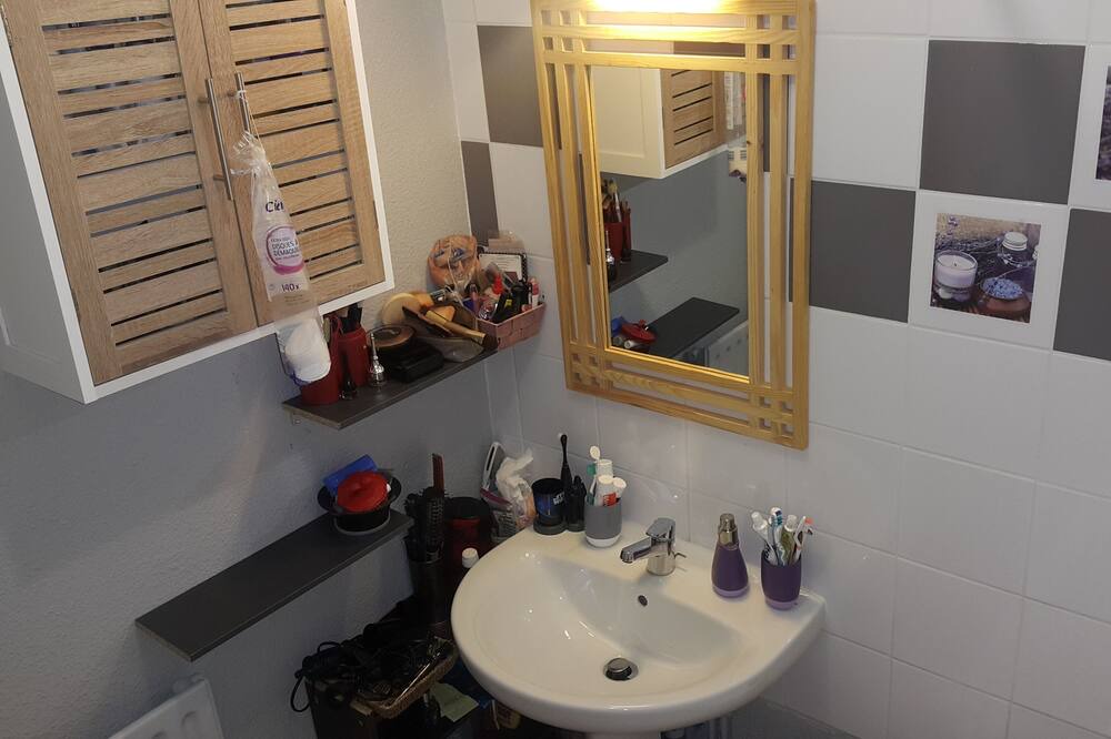 Photo of Bathroom in Centre Ville