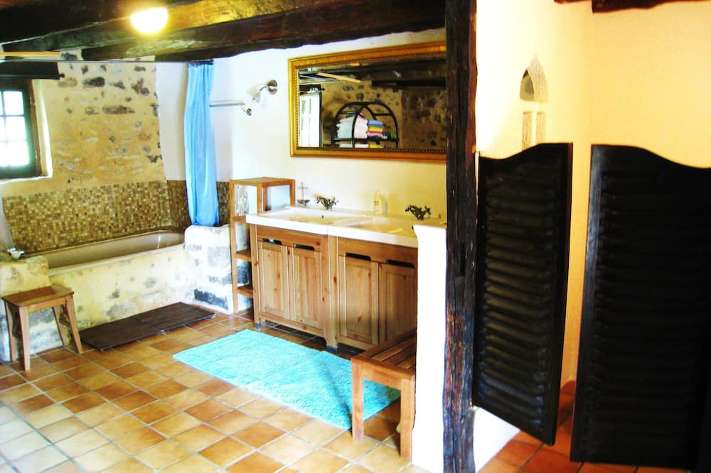 Photo of Bathroom in Fleurac