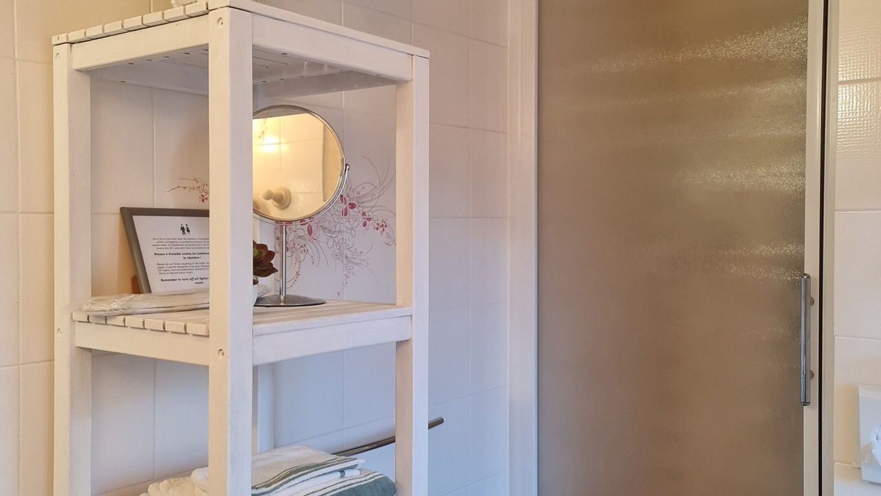 Photo of Bathroom in Montboyer