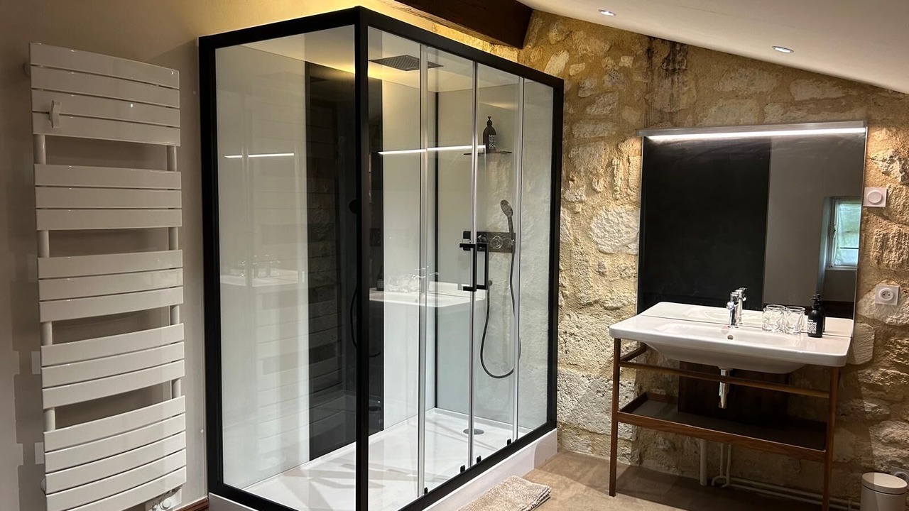 Photo of Bathroom in Lugon-et-l'ile-du-Carney
