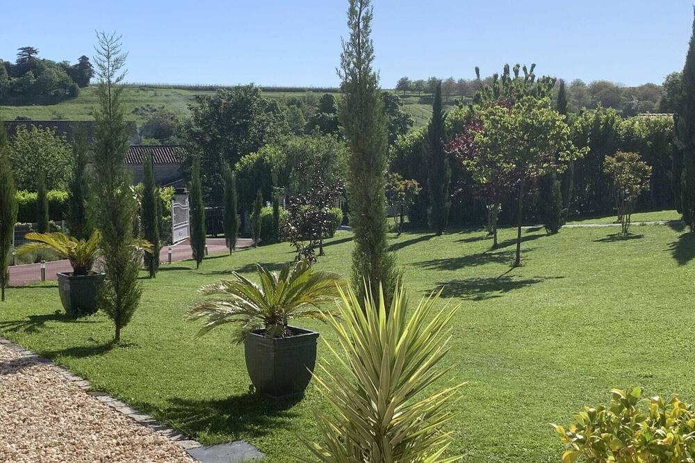 Photo of Outdoor in Segonzac