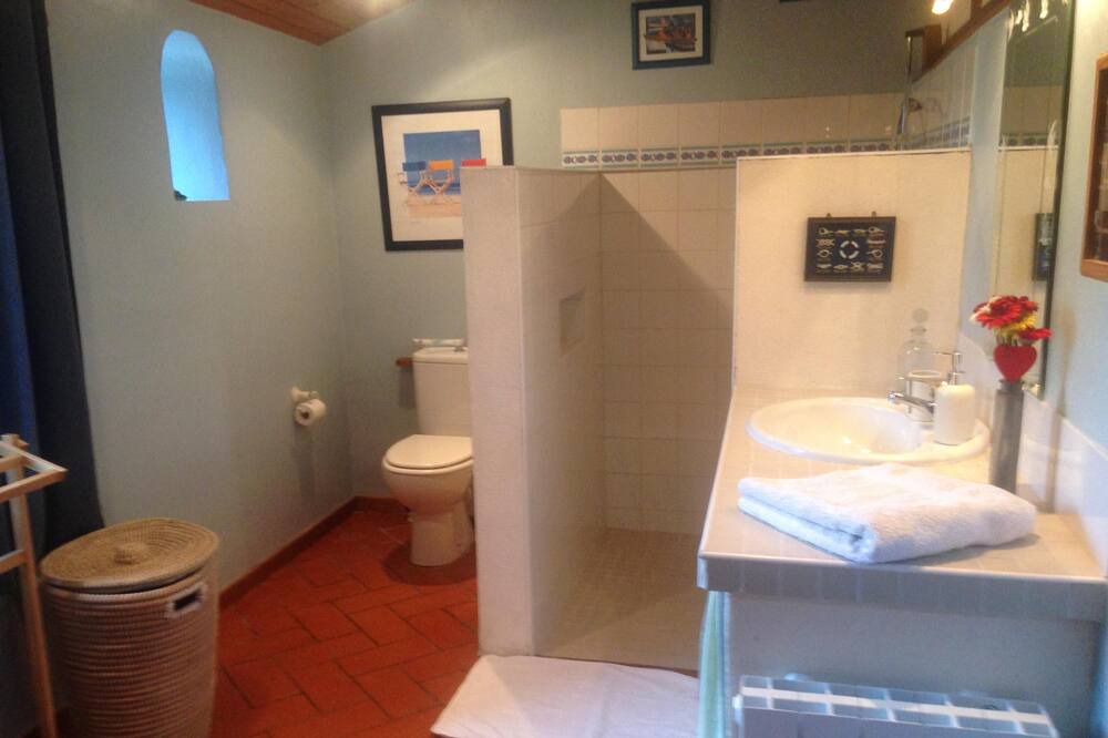 Photo of Bathroom in Chiche