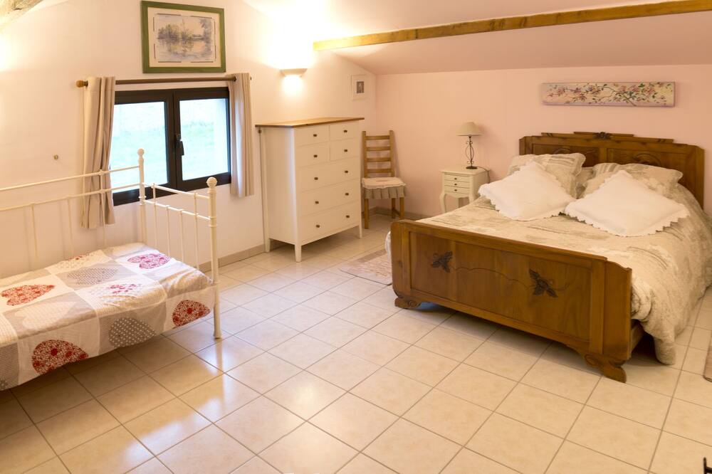 Photo of Bedroom in Chiche