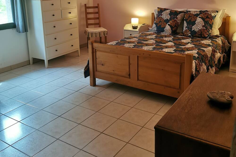 Photo of Bedroom in Chiche