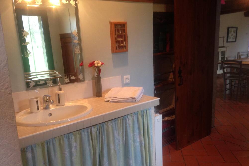 Photo of Bathroom in Chiche
