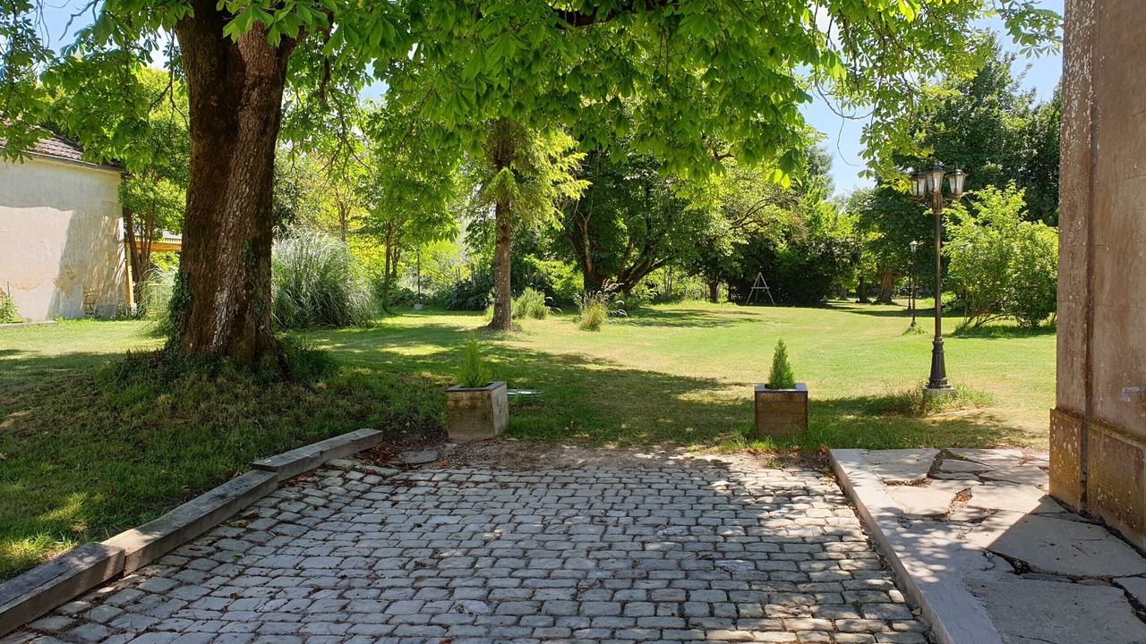 Photo of Outdoor in Cherves-Richemont