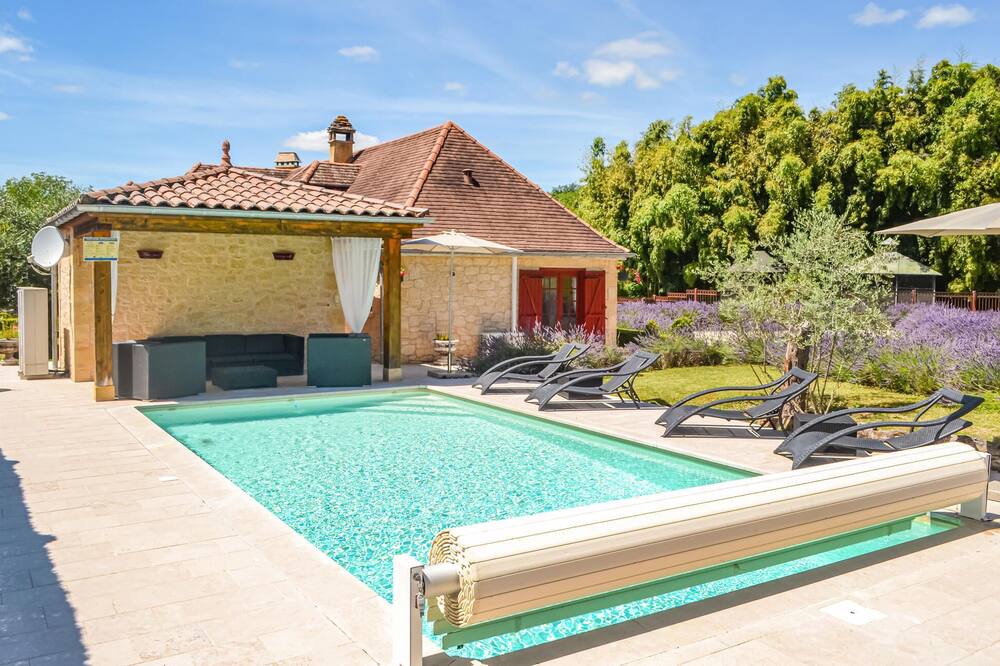 Photo of Outdoor in Saint-Andre-dAllas