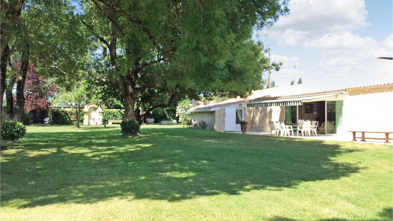 Photo of Outdoor in Saint-Vivien-de-Medoc