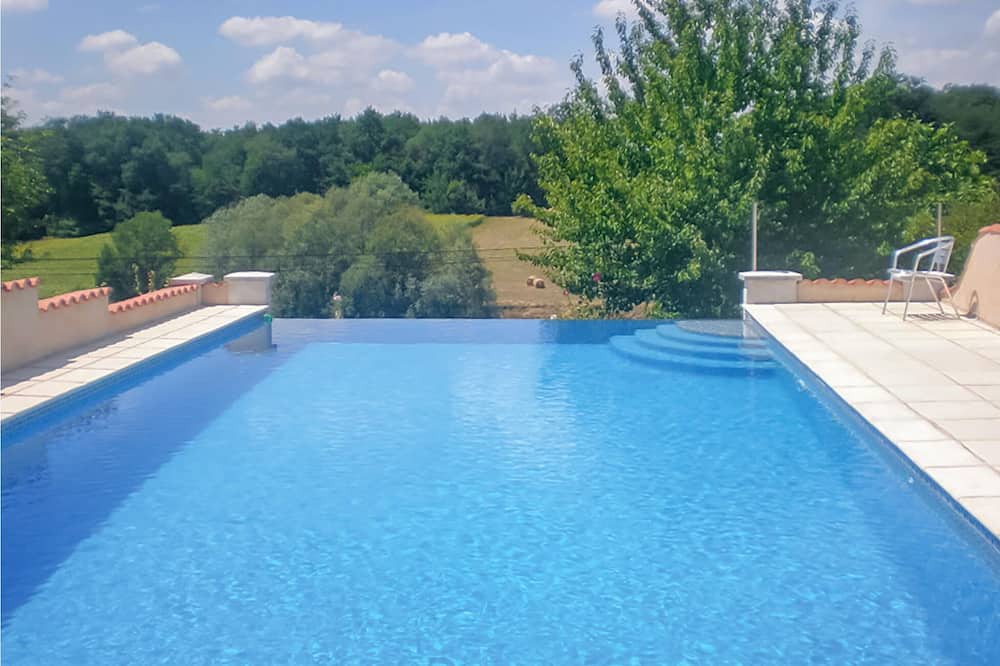 Photo of Outdoor in Montignac-le-Coq