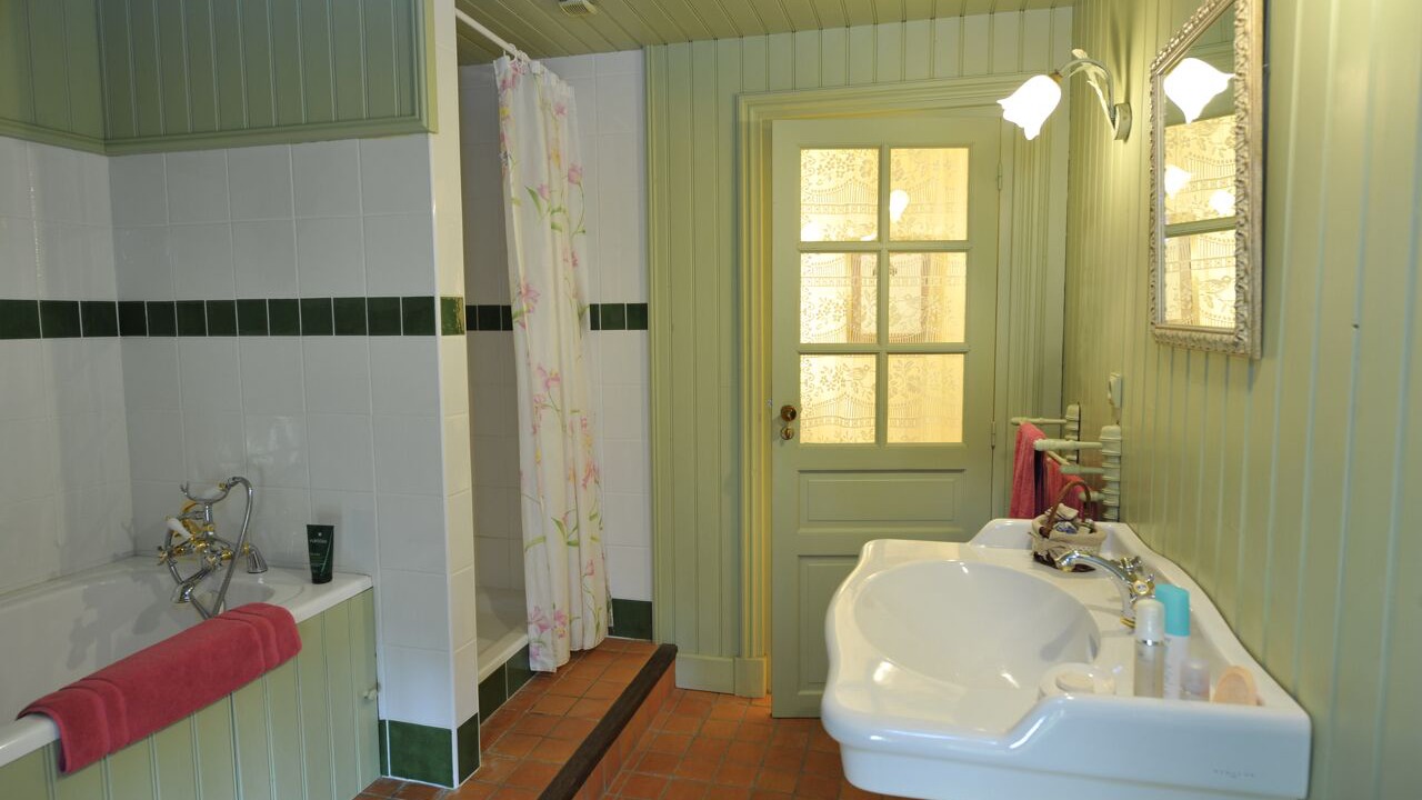 Photo of Bathroom in Saint-Eutrope-de-Born