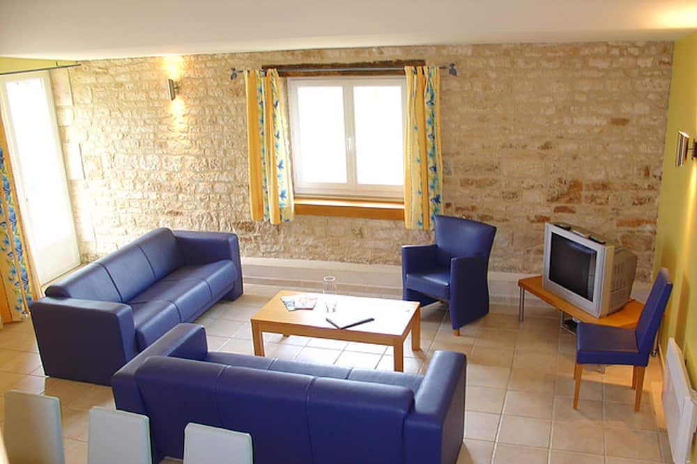 Photo of Livingroom in Saint-Vincent-la-Chatre