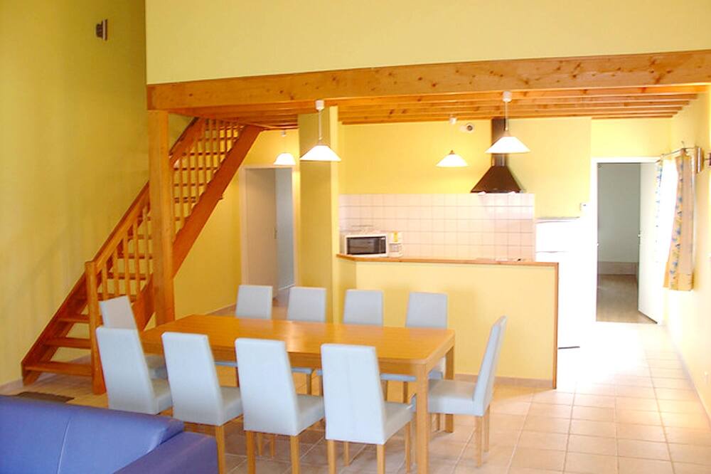 Photo of Livingroom in Saint-Vincent-la-Chatre