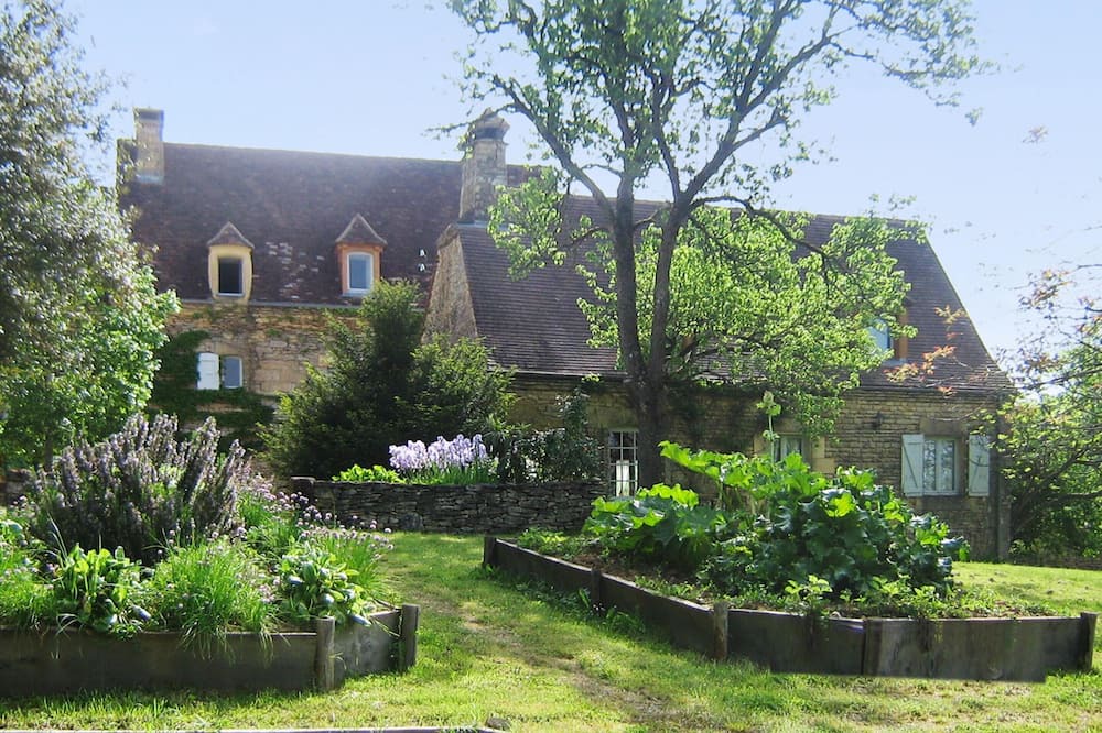 Photo of Others in Saint-Amand-de-Coly