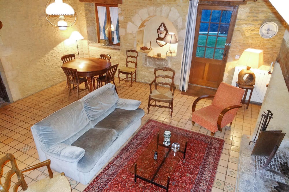 Photo of Livingroom in Saint-Amand-de-Coly