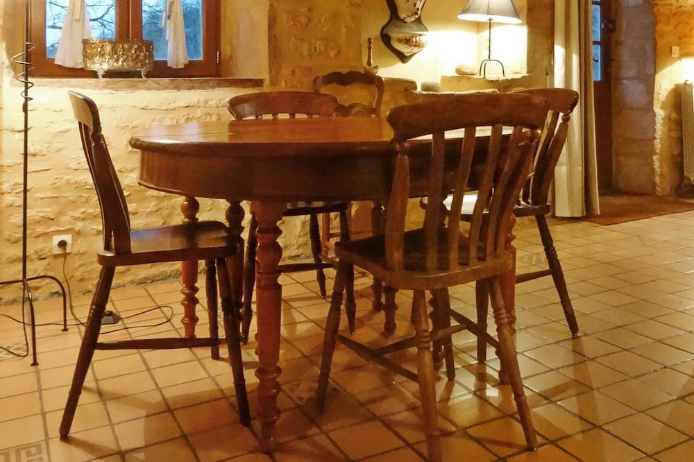 Photo of Livingroom in Saint-Amand-de-Coly