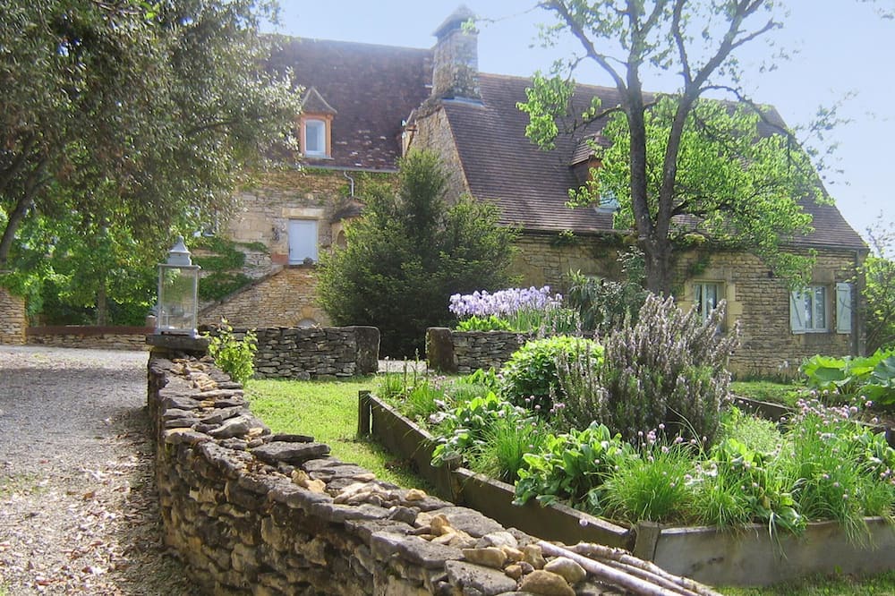 Photo of Outdoor in Saint-Amand-de-Coly