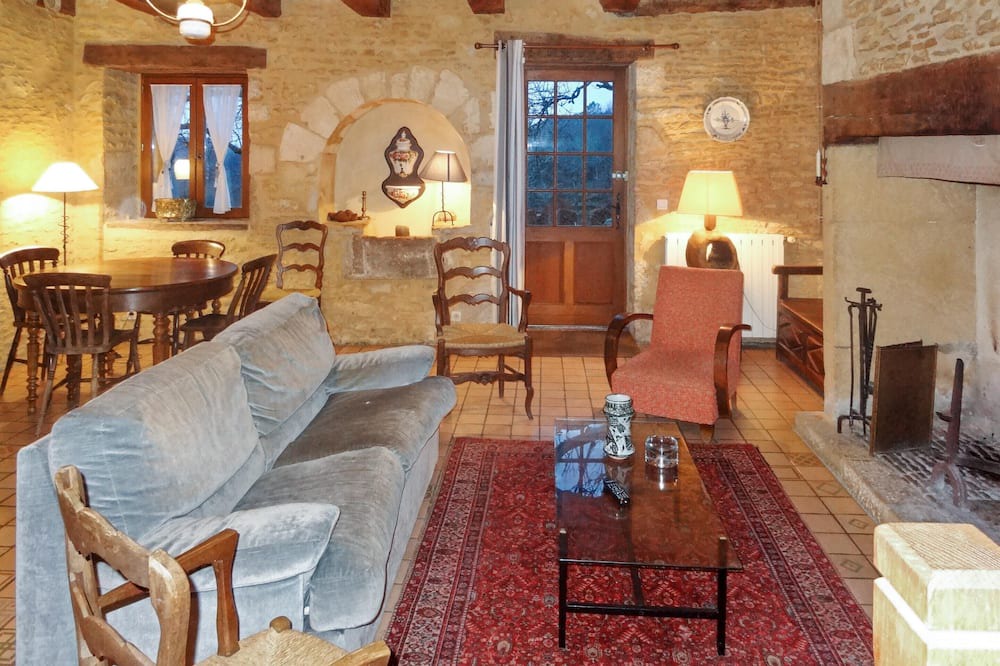 Photo of Livingroom in Saint-Amand-de-Coly