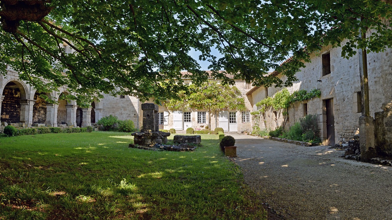 Photo of Outdoor in Azay-le-Brule