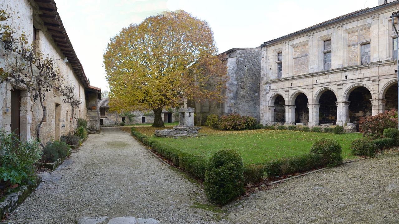 Photo of Outdoor in Azay-le-Brule