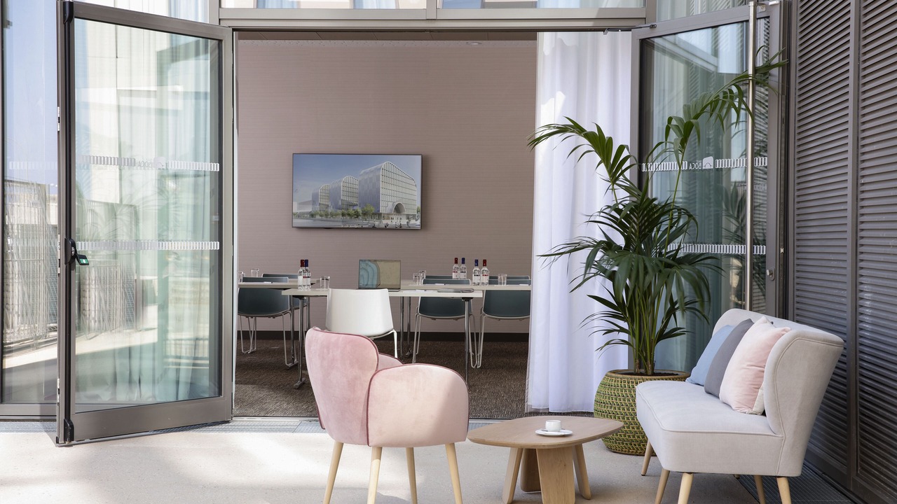 Photo of Patio Balcony in Saint Jean Station District