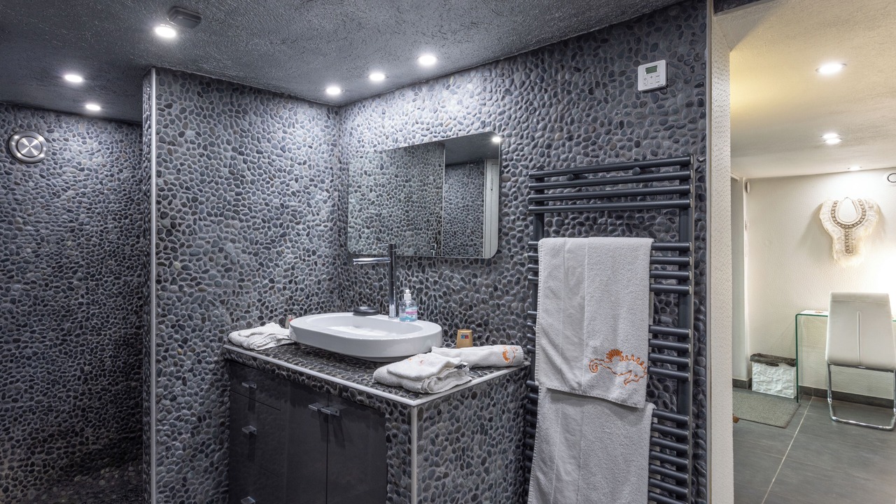 Photo of Bathroom in Six-Fours-les-Plages