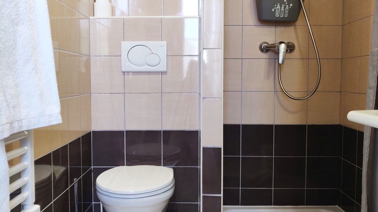 Photo of Bathroom in Saujon