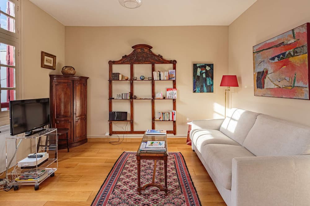Photo of Livingroom in Saint-Jean-de-Luz City Center