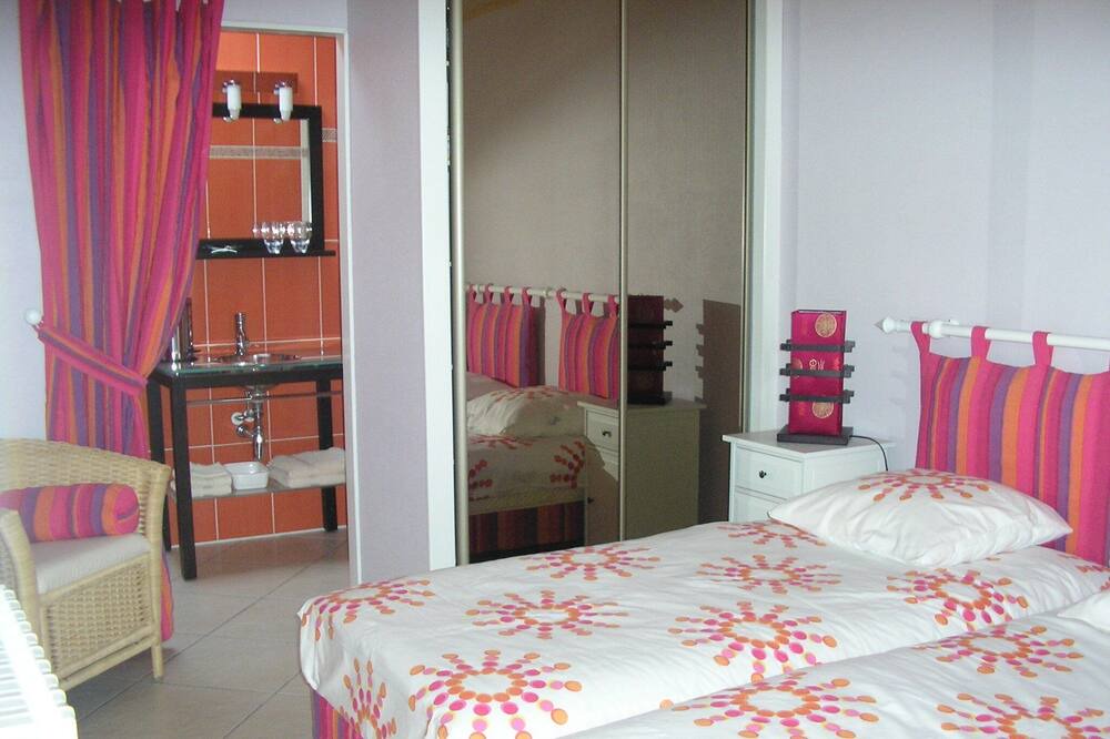 Photo of Bedroom in Queyrac
