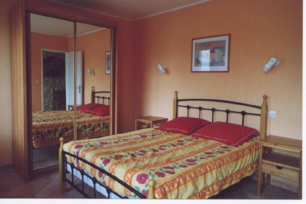 Photo of Bedroom in Queyrac
