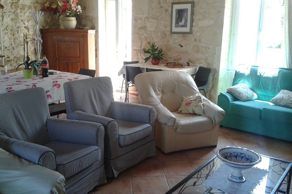 Photo of Livingroom in Queyrac
