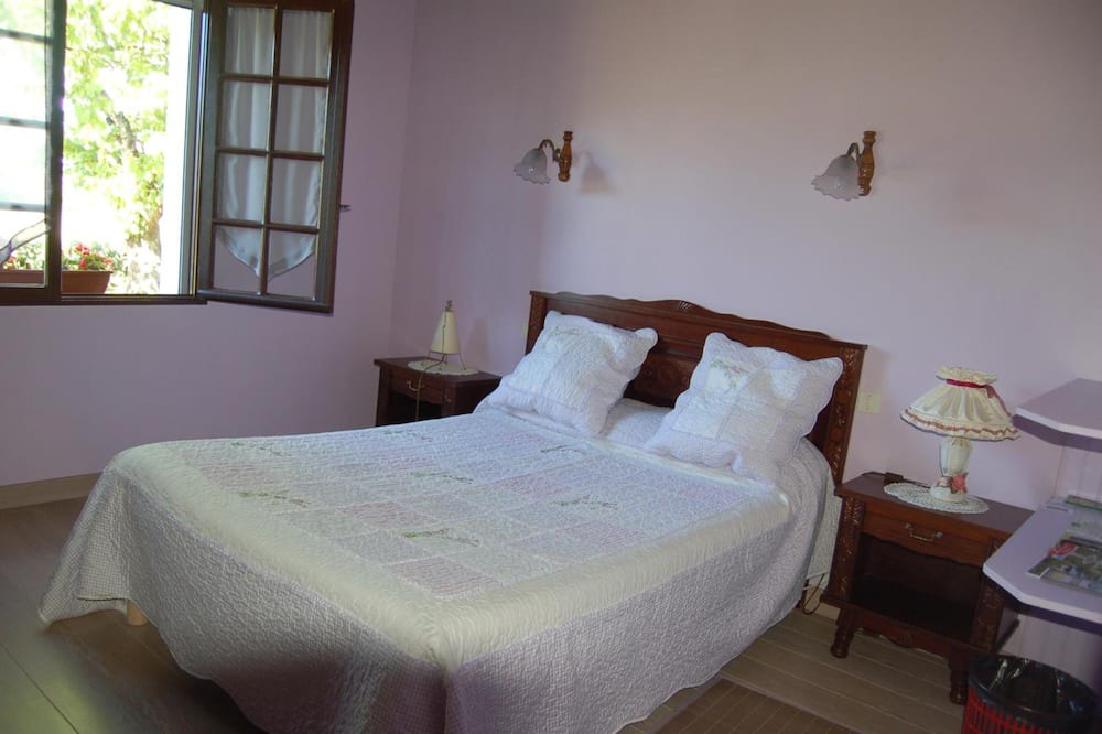 Photo of Bedroom in Saint-Jean-le-Vieux
