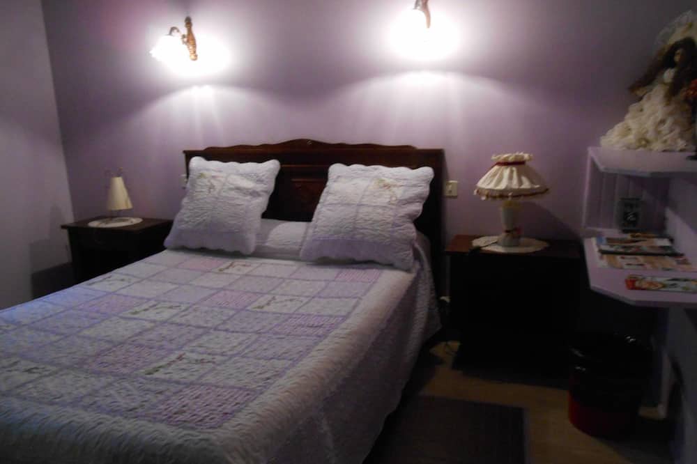 Photo of Bedroom in Saint-Jean-le-Vieux