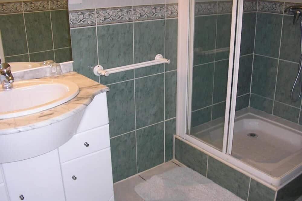 Photo of Bathroom in Saint-Jean-le-Vieux