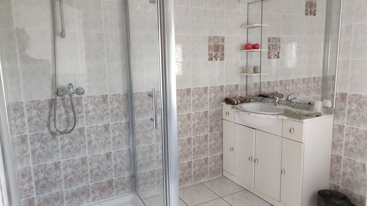 Photo of Bathroom in Chenay