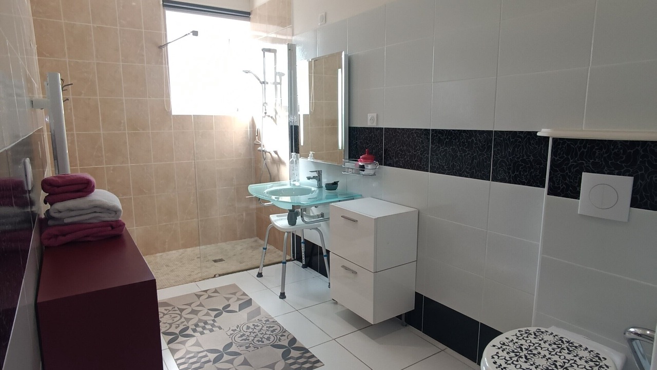 Photo of Bathroom in Saint-Paul