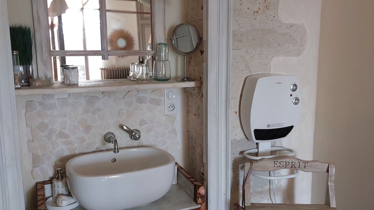 Photo of Bathroom in Lusignan-Petit
