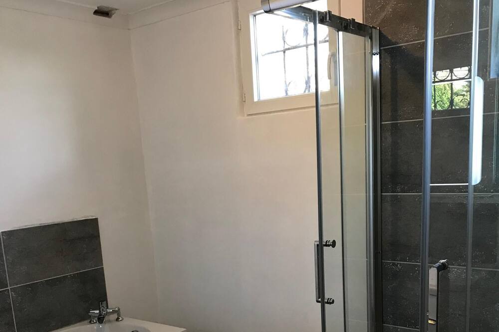 Photo of Bathroom in Mareuil en Perigord