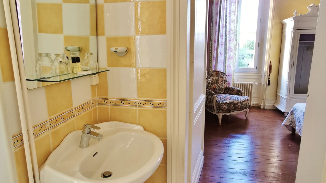 Photo of Bathroom in Eyrans