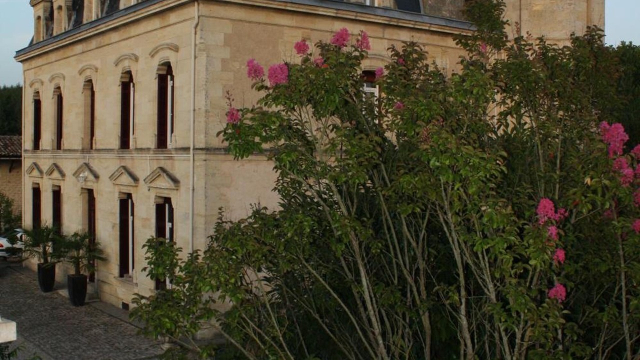 Photo of Outdoor in Eyrans