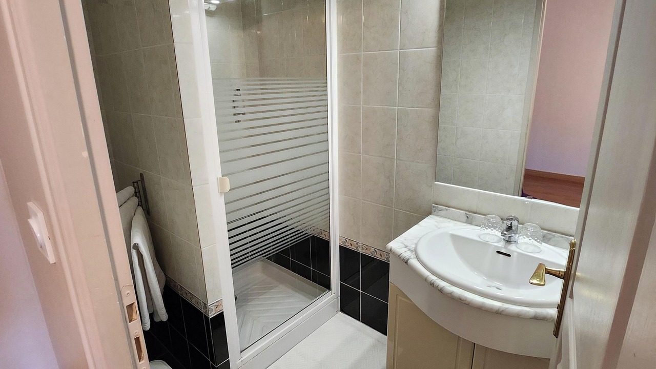 Photo of Bathroom in Eyrans