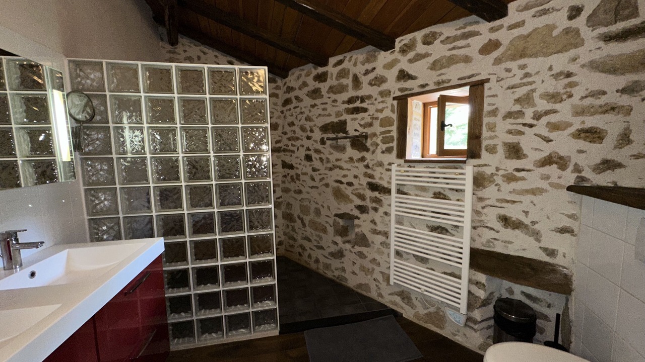 Photo of Bathroom in Rouzede