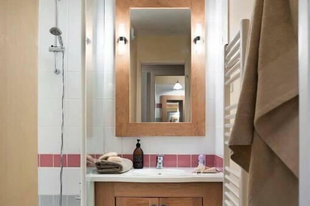 Photo of Bathroom in Soulac-sur-Mer